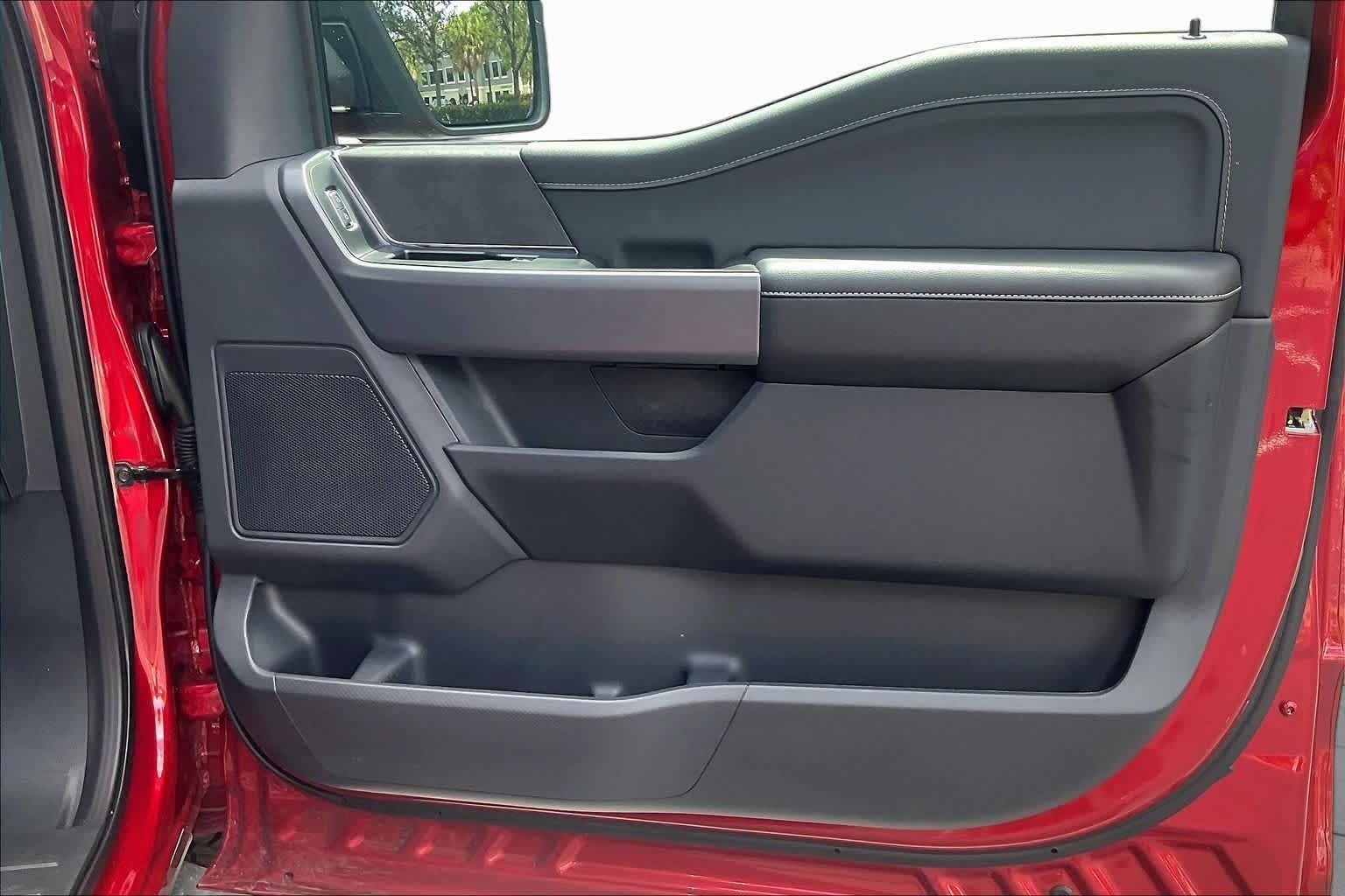 Used 2025 Rapid Red Metallic Tinted Clearcoat Ford XLT image 25