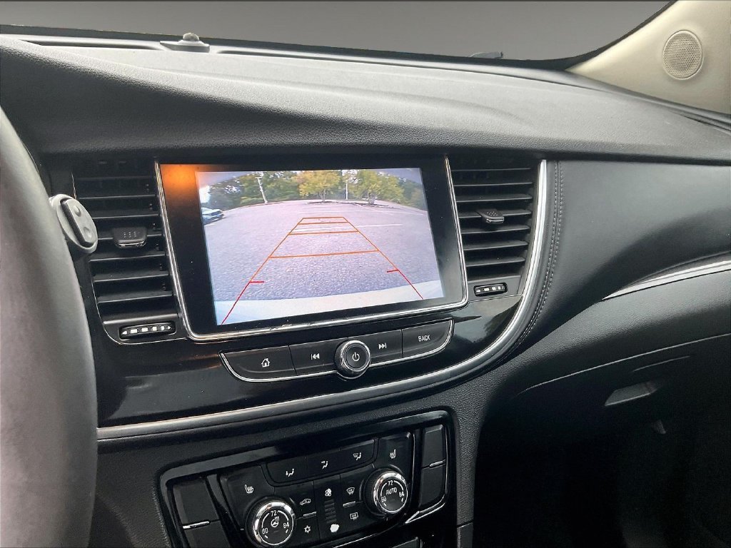 Used 2017 White Buick Essence image 19