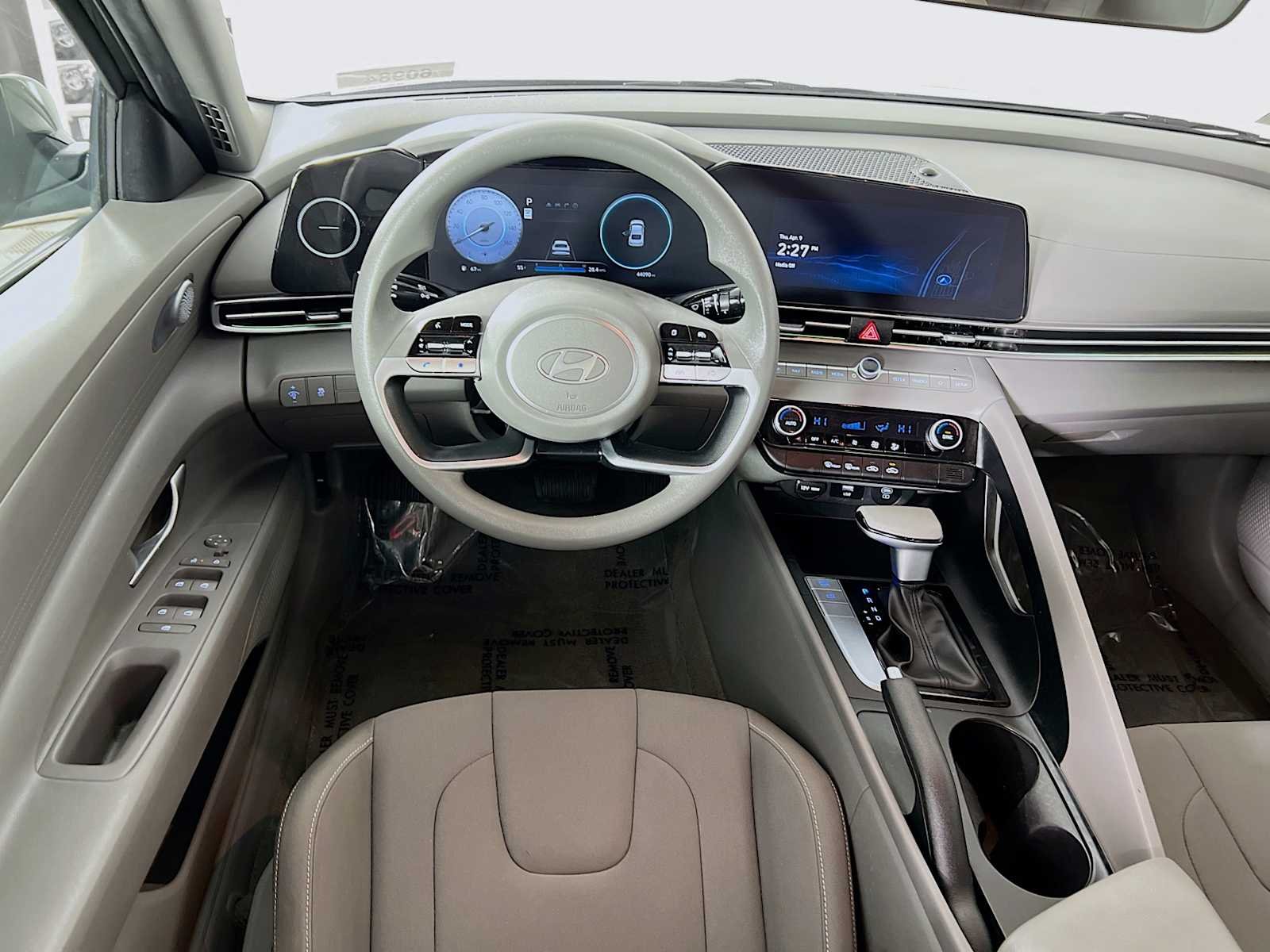 Used 2024 Amazon Gray Hyundai SEL image 22