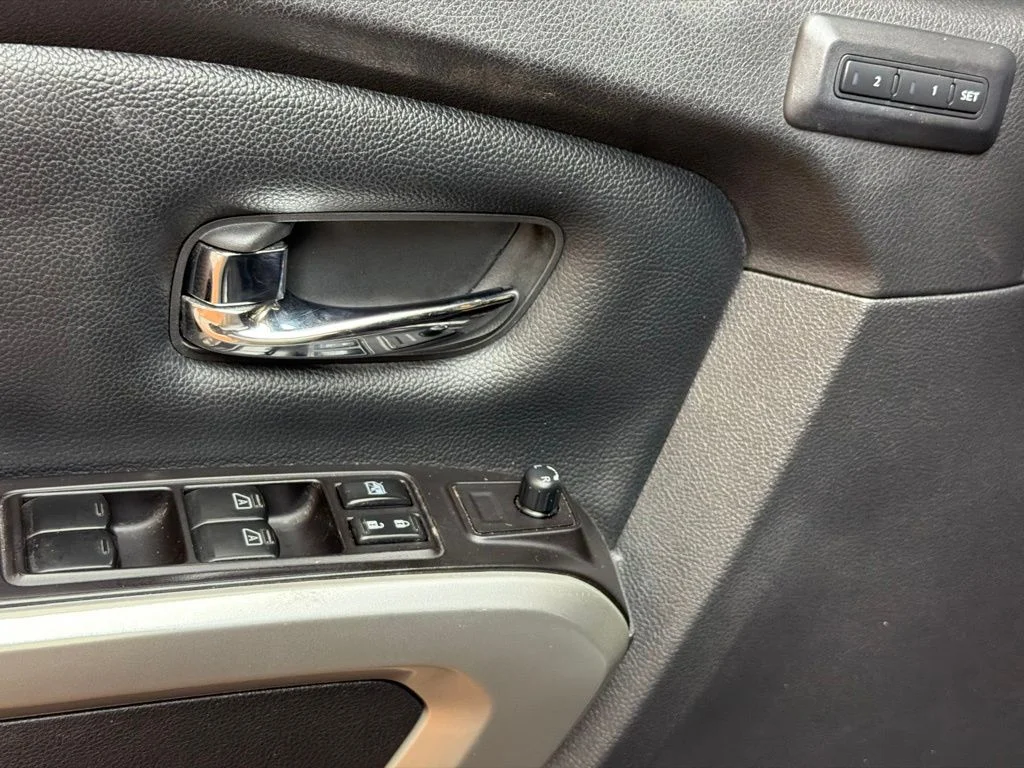Used 2019 Gun Metallic Nissan SL image 23