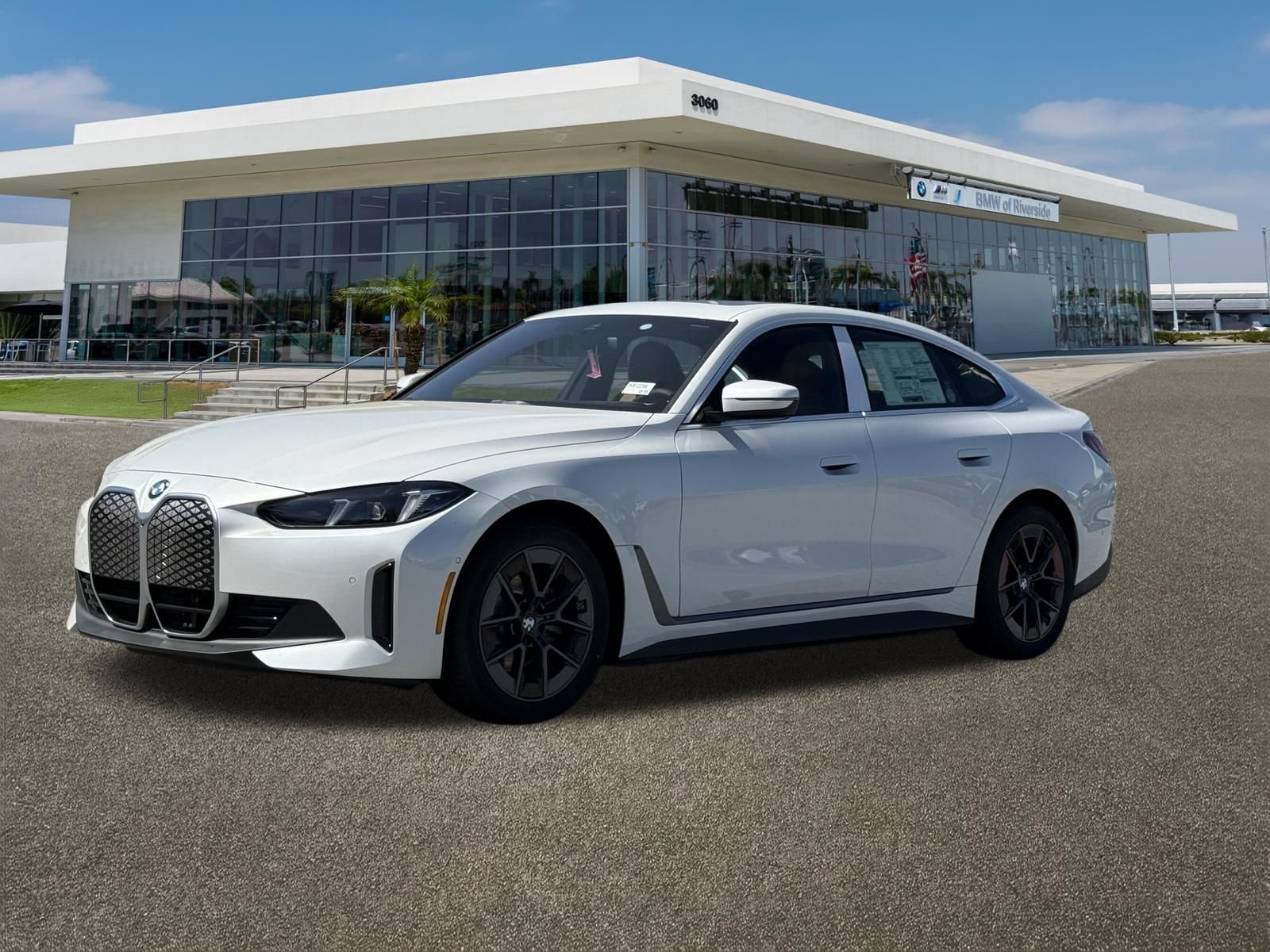 New 2026 Mineral White Metallic BMW eDrive40 image 5