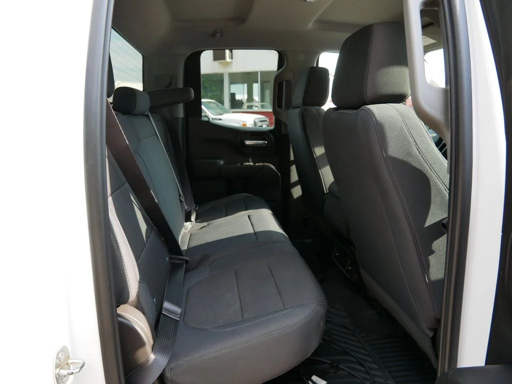 Used 2019 White Chevrolet Custom image 9