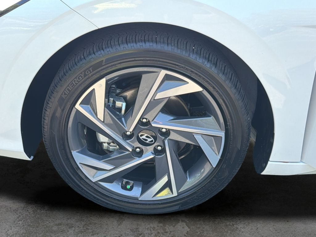 2025 Hyundai Elantra Limited - Photo 46