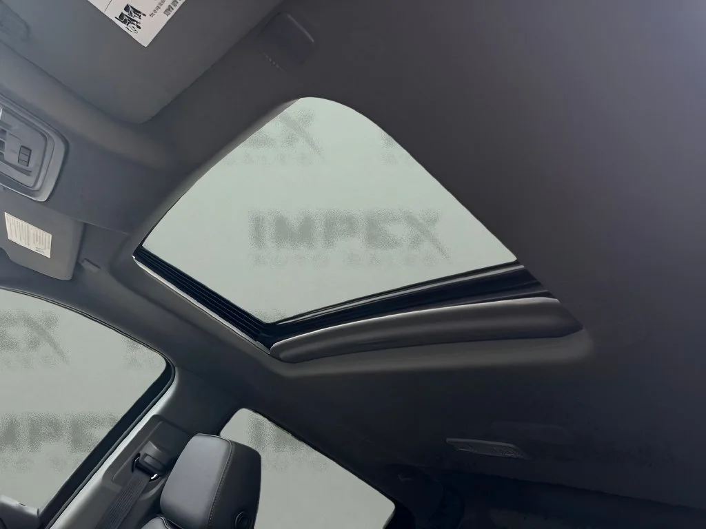 Used 2025 Summit White Chevrolet LTZ image 12