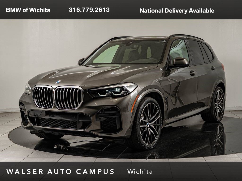Used 2023 Manhattan Green Metallic BMW xDrive40i image 1