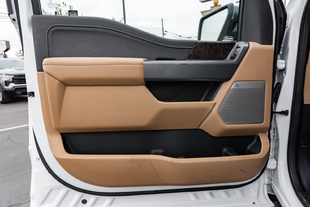 Used 2022 Oxford White Ford Lariat image 26