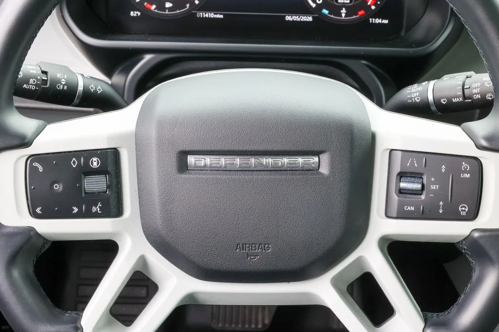 Used 2024 White Land Rover S image 12
