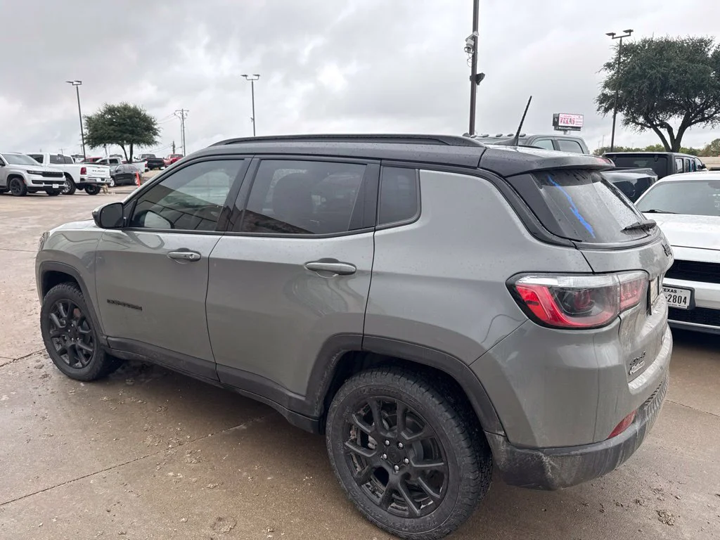 Certified Used 2024 Gray Jeep Latitude image 3