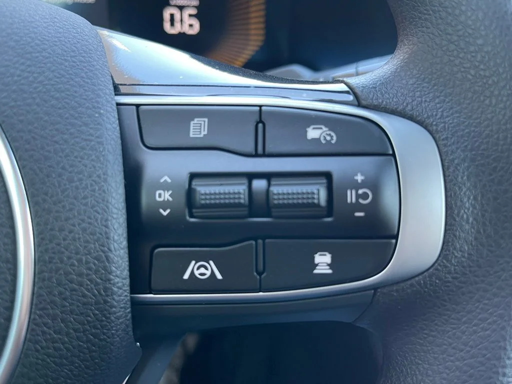 New 2026 White Kia LXS image 22