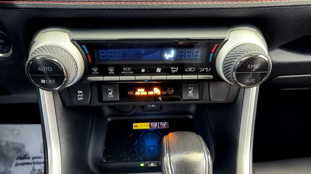 2023 Toyota RAV4 XSE - Photo 31