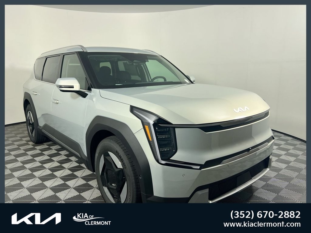 New 2026 White Kia Light image 1