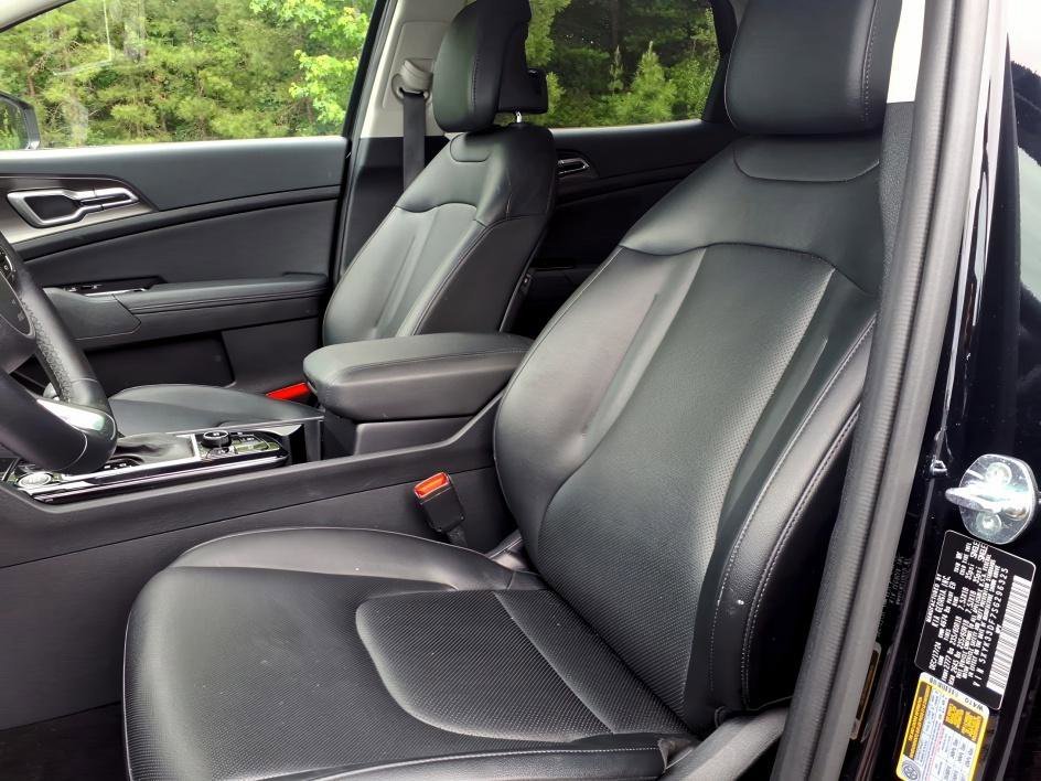 Used 2025 Ebony Black Kia EX image 13