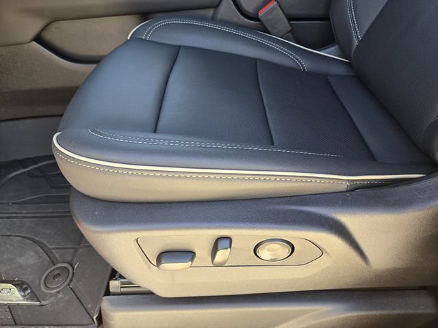 2025 Chevrolet Suburban Premier - Photo 19