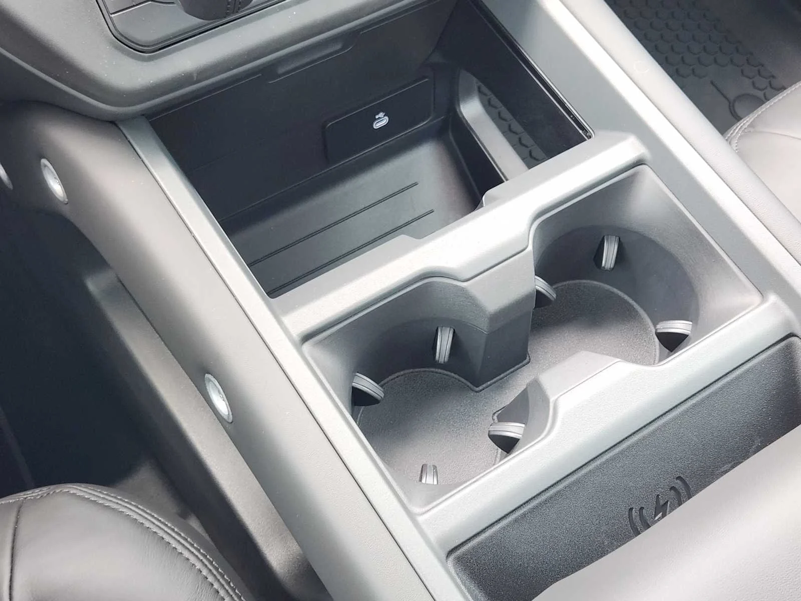 New 2026 Carpathian Grey LAND ROVER X-Dynamic SE image 19
