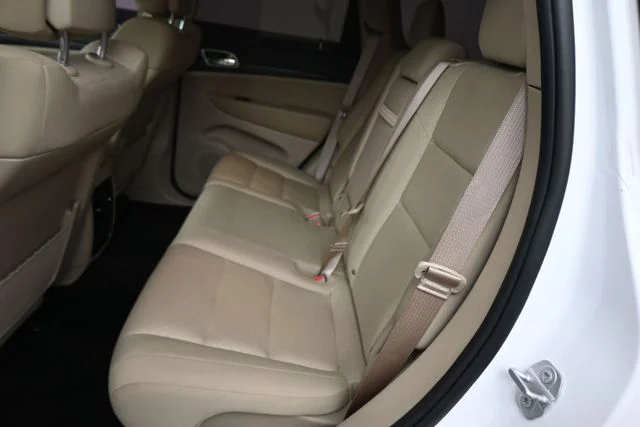 Used 2019 White Jeep Laredo E image 67