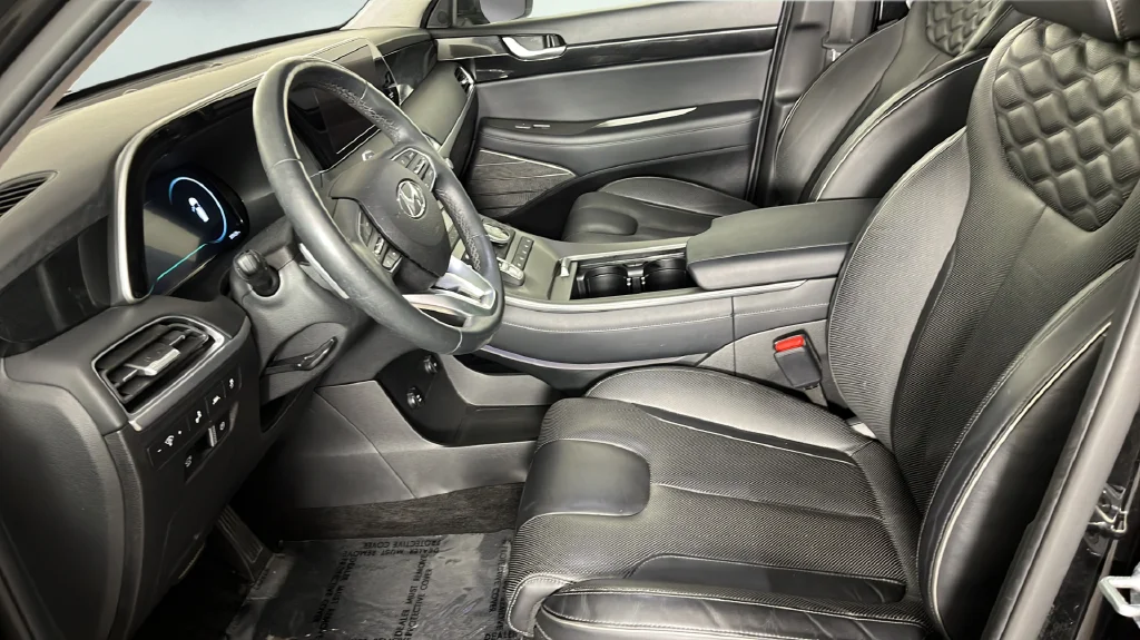 Used 2021 Black Hyundai Limited image 16