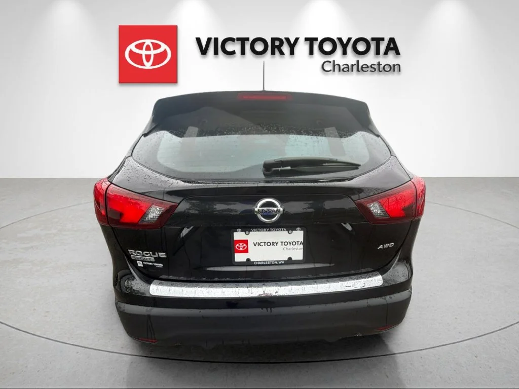 Used 2018 Black Nissan S image 4