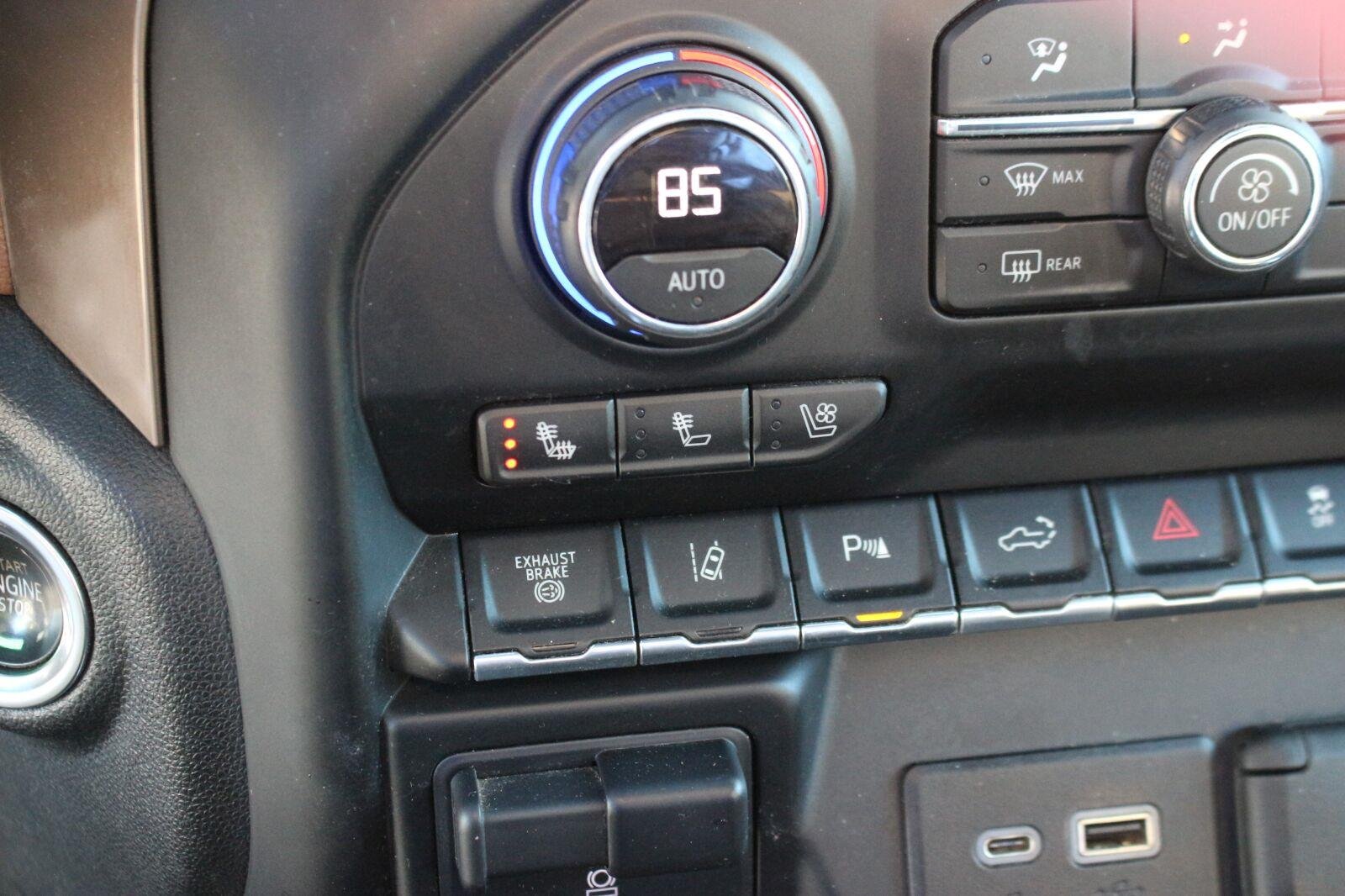 Used 2021 SUMMIT WHITE Chevrolet High Country image 28