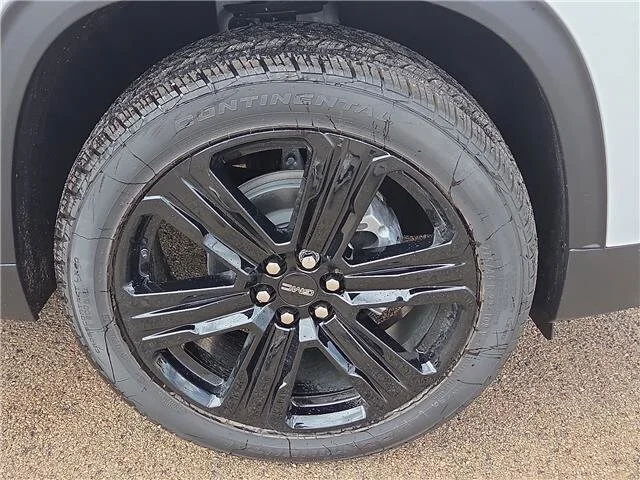 New 2026 Summit White GMC Elevation image 7