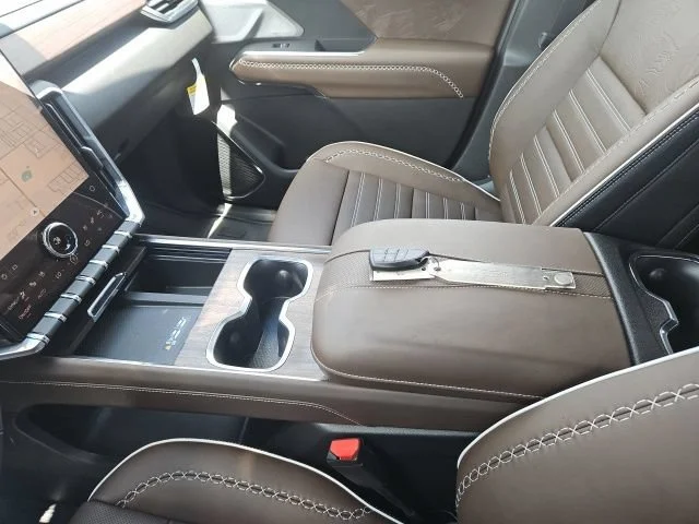 2026 GMC Acadia Denali Ultimate - Photo 13