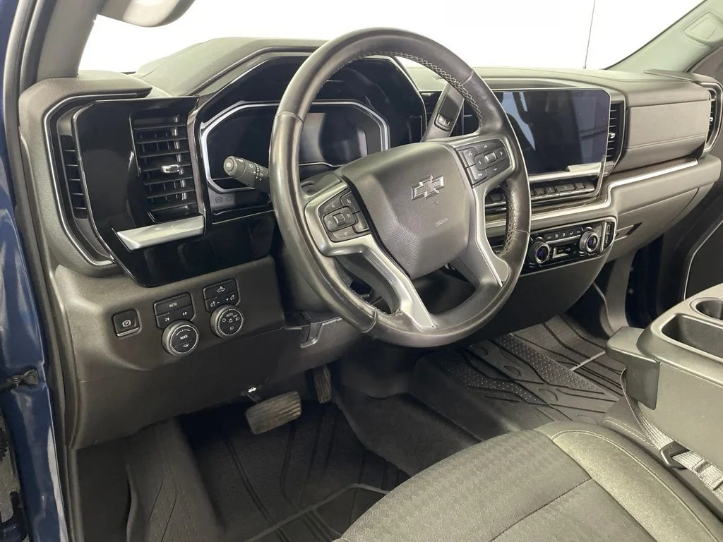Used 2023 Blue Metallic Chevrolet RST image 9