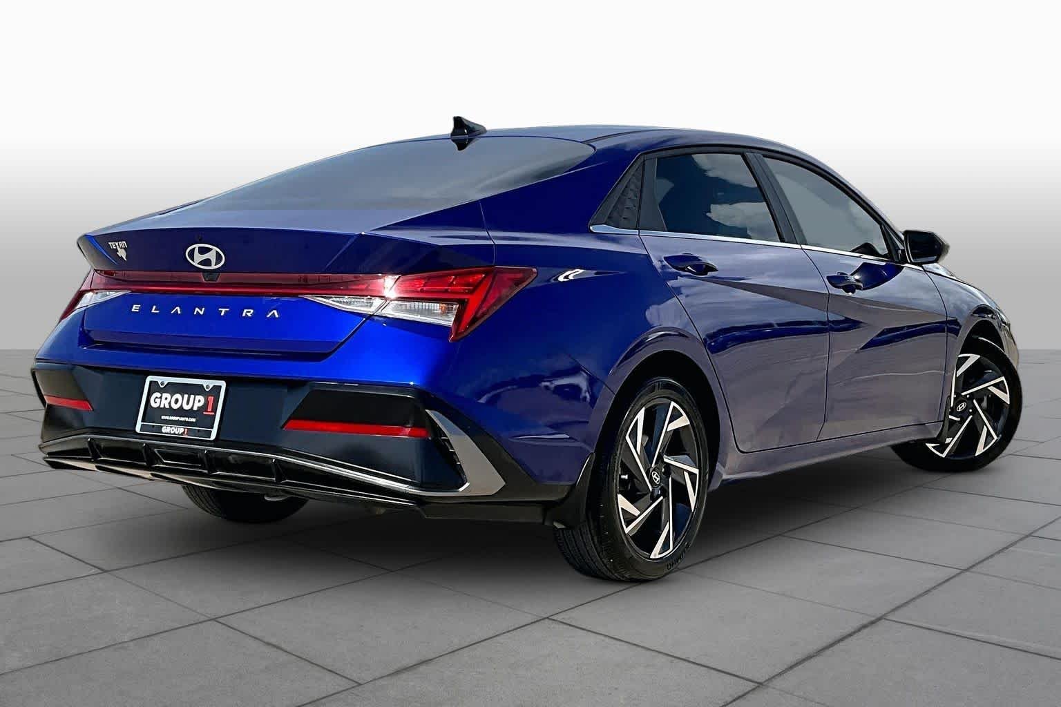 Used 2024 Intense Blue Hyundai SEL image 13