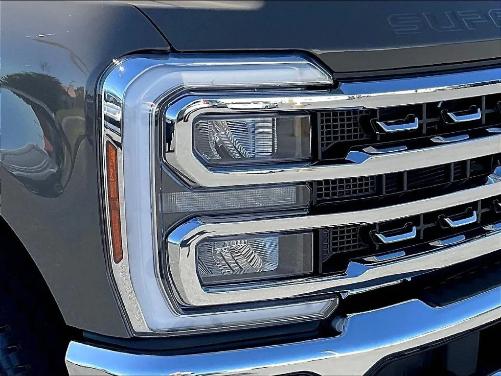 New 2027 Marsh Gray Metallic Ford F-250® Lariat® image 39