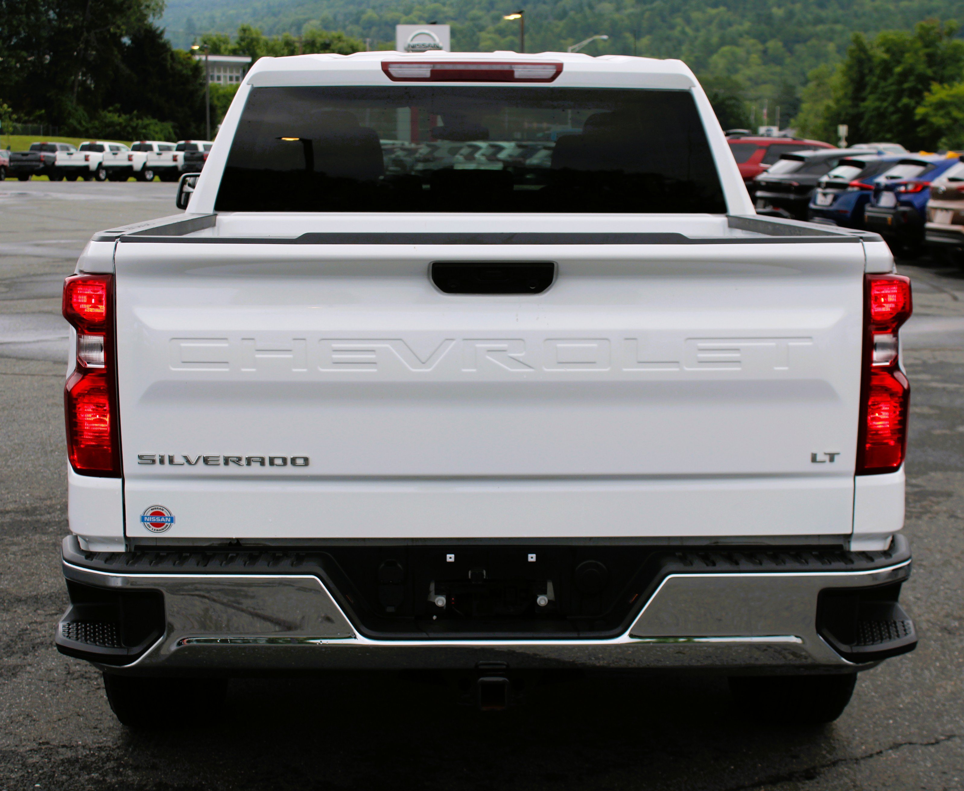 Used 2025 Summit White Chevrolet LT image 9