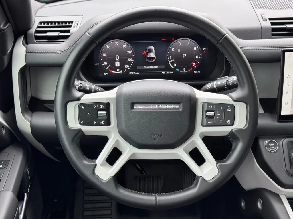 Certified Used 2025 White Land Rover X-Dynamic SE image 24