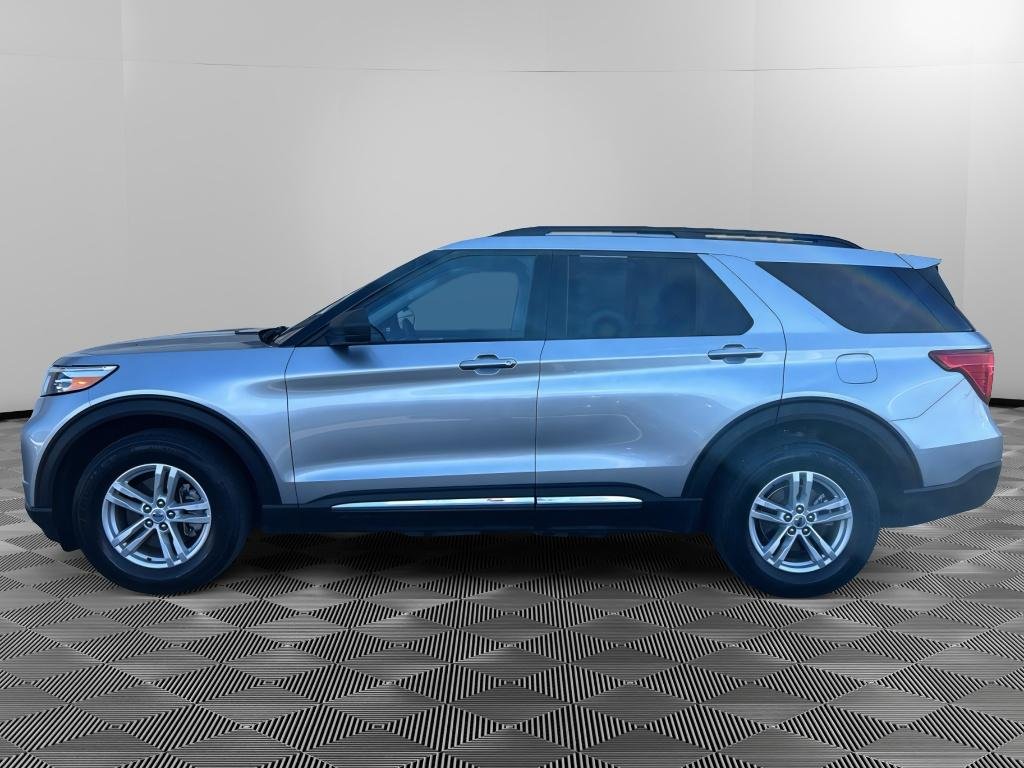 Used 2024 Iconic Silver Metallic Ford XLT image 7