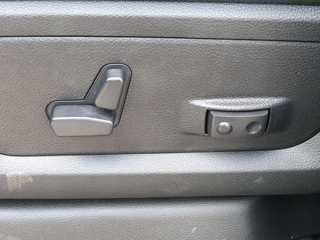 New 2026 Ceramic Gray Clear-Coat Exterior Paint RAM Laramie image 19