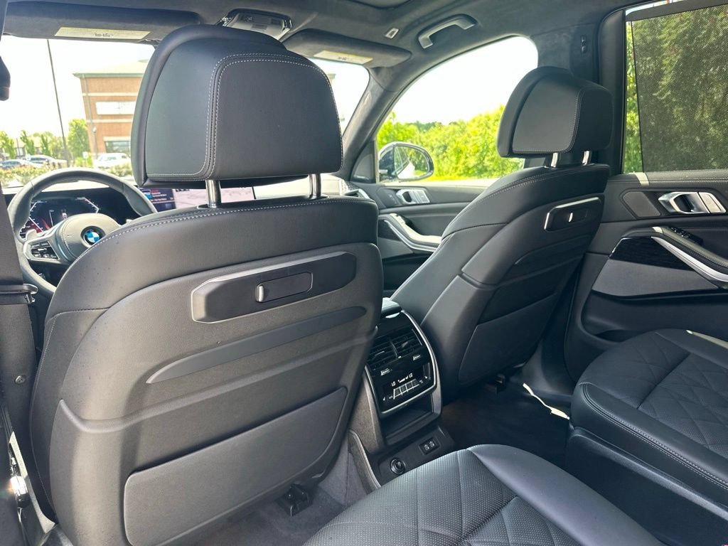 New 2026 Mineral White Metallic BMW xDrive40i image 23
