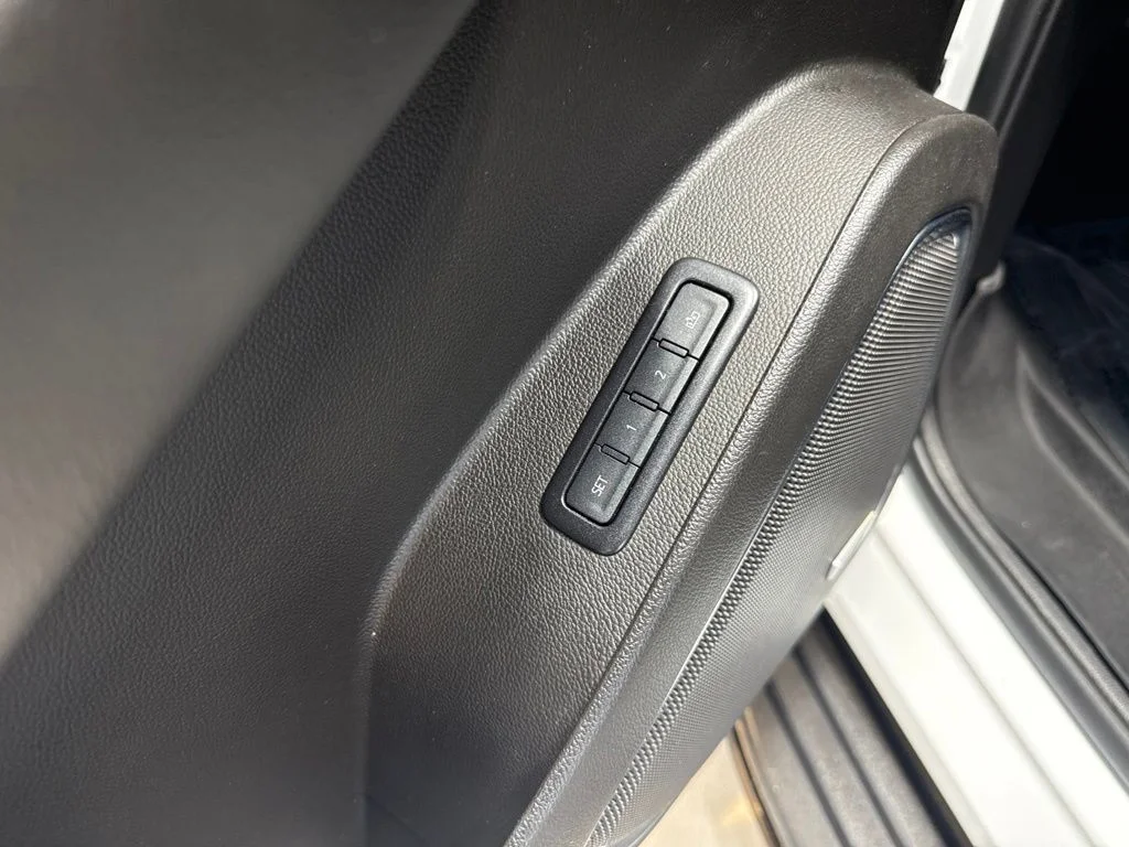Used 2019 White Chevrolet Premier image 16