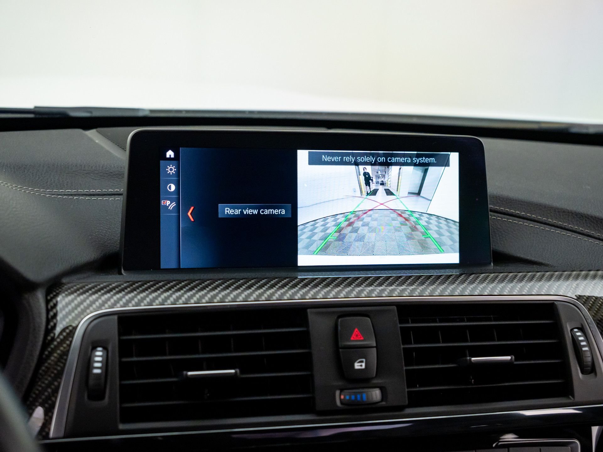 Used 2018 White BMW Base image 29
