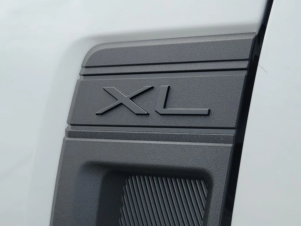 New 2026 Oxford White Ford XL image 6
