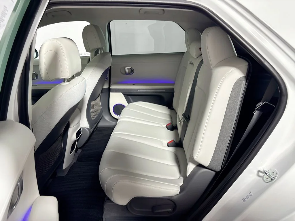 Used 2023 White Hyundai SEL image 20