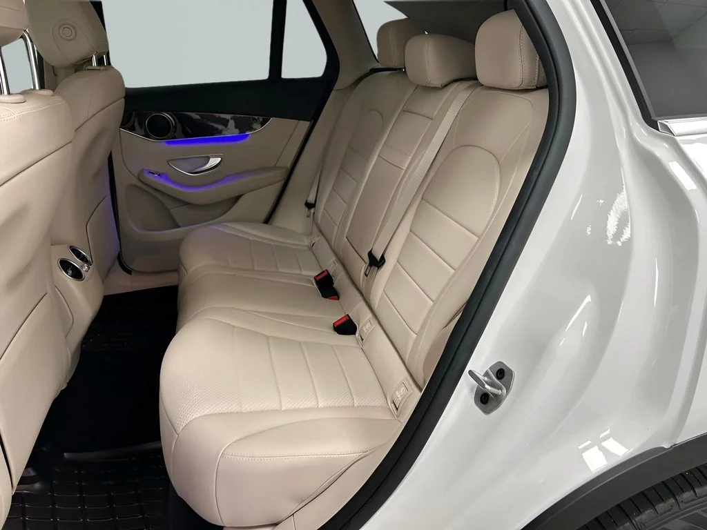 Used 2022 White Mercedes-Benz GLC 300 image 10