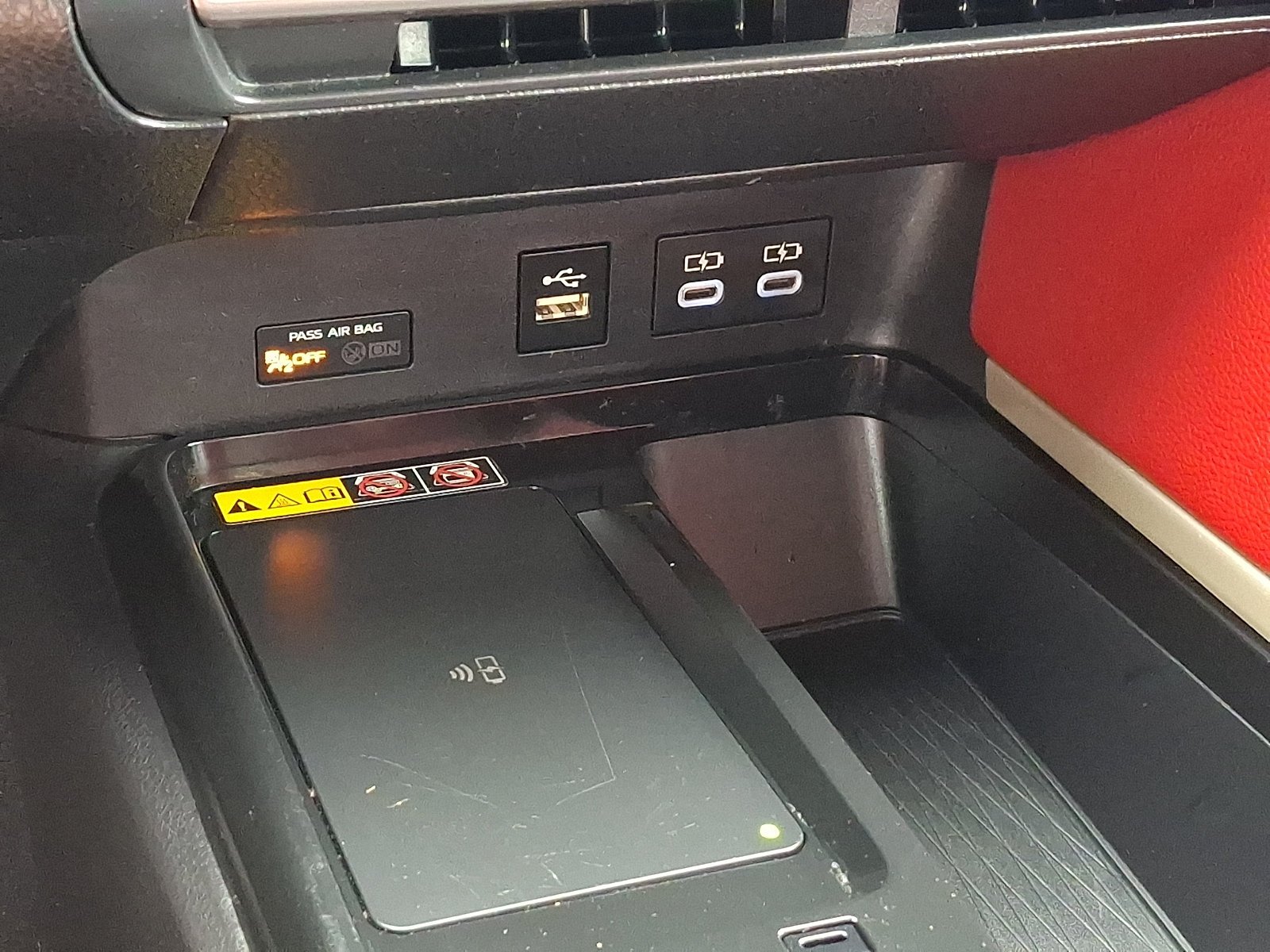 Used 2025 Ice Cap Toyota LE image 22