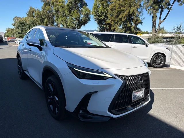 2025 Lexus NX 450h+ Luxury
