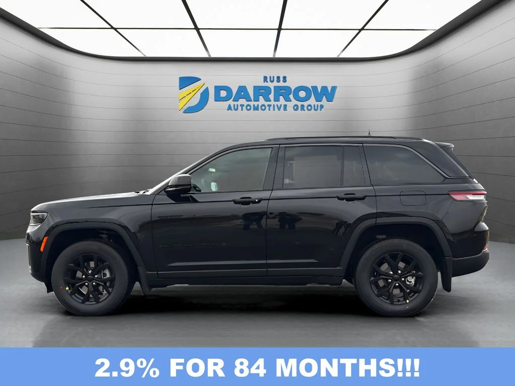 New 2026 Diamond Black Crystal Pearl-Coat Exterior Paint Jeep Laredo image 2