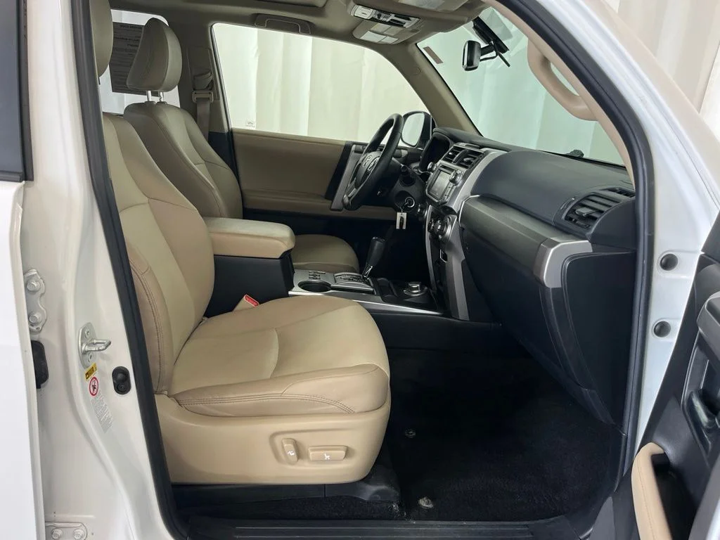 Used 2018 White Toyota SR5 Premium image 22