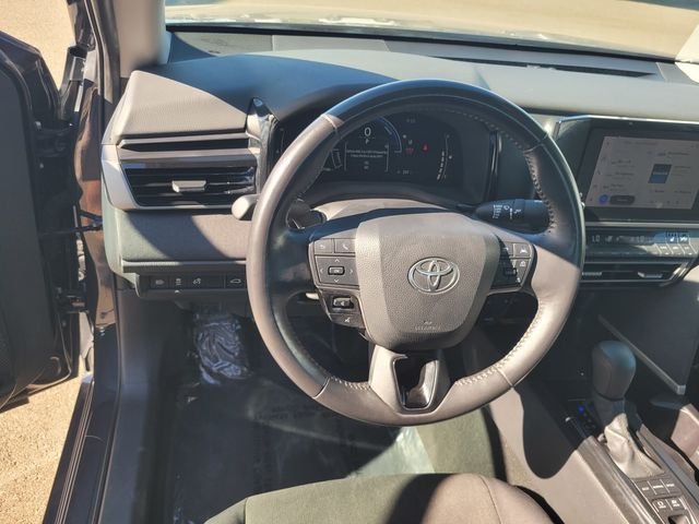Used 2025  Toyota LE image 30