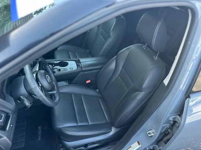 Used 2023 Gray Nissan SL image 12