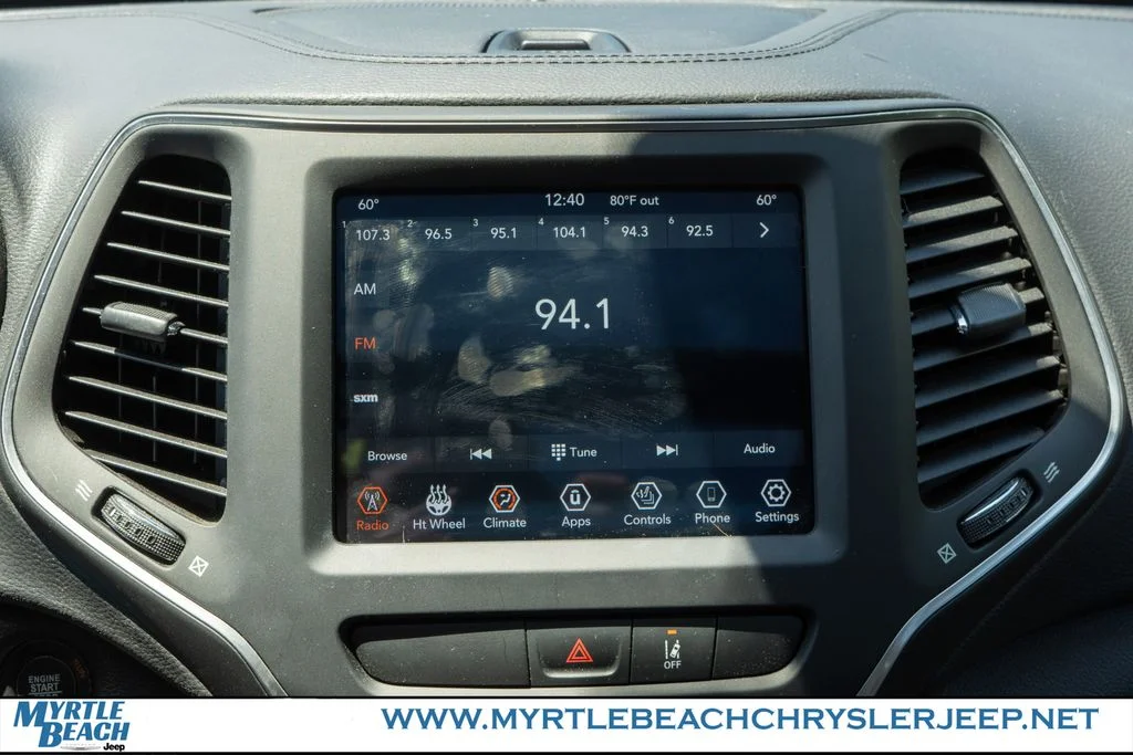 Certified Used 2022 Diamond Black Jeep Latitude Lux image 19