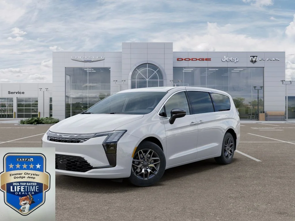 2027 Chrysler Pacifica Limited's photo