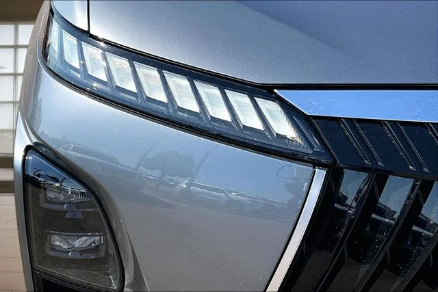 New 2027 Silver INFINITI LUXE image 29