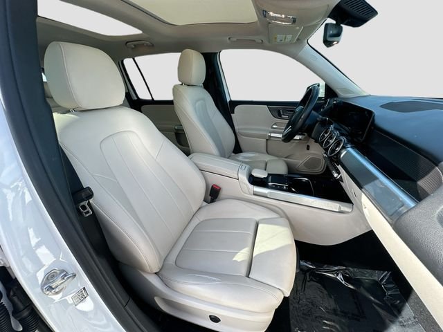 Used 2021 White Mercedes-Benz GLB 250 image 28