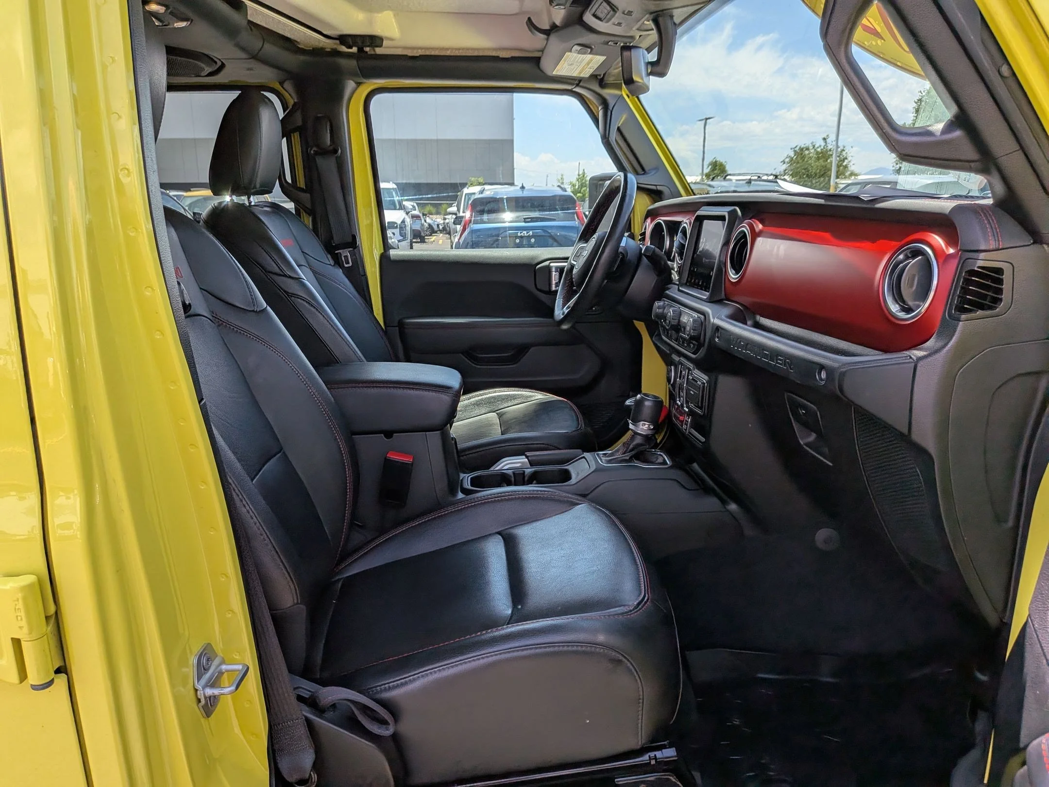 Used 2022 High Velocity Clearcoat Jeep Unlimited Rubicon image 30