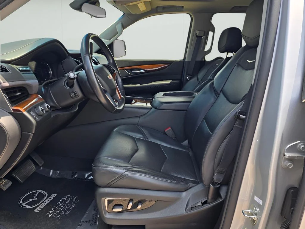 Used 2019 Radiant Silver Metallic Cadillac Luxury image 9