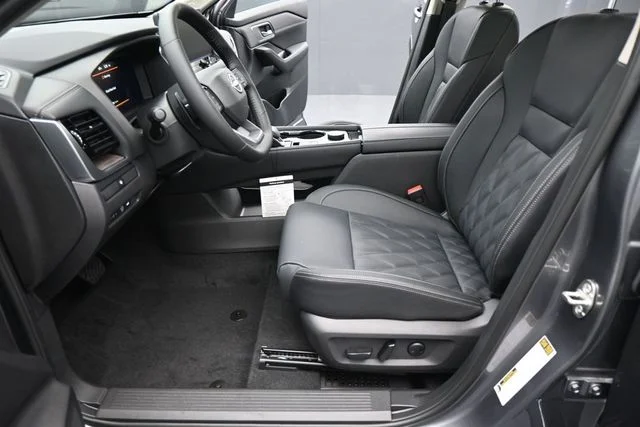 New 2026 Gray Nissan Platinum image 30